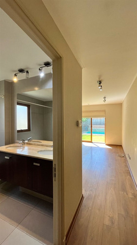 Casa En Venta 4d, Chicureo, Colegio Pedregal Y San Anselmo.