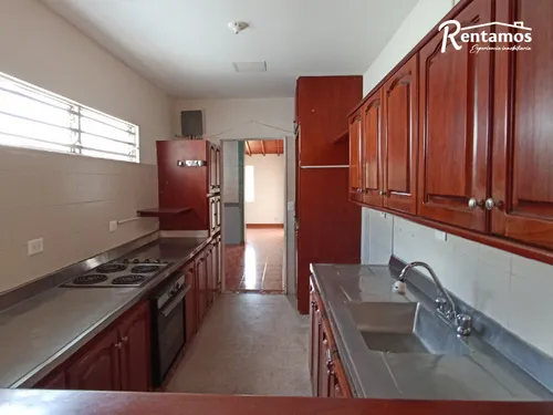 Casa En Arriendo En San Joaquín. Cod A11645