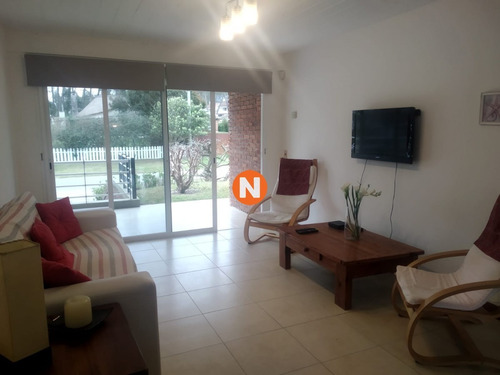 Apartamento En Venta Y Alquiler, , Punta Del Este, 2 Dormitorios.- Ref: 6764