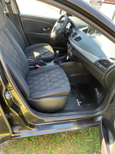 Imagen 11 de 12 de Renault Fluence 2014 2.0 Ph2 Luxe Pack F 143cv