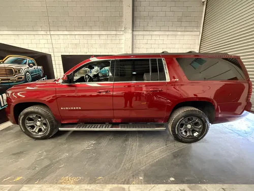 Chevrolet Suburban Z71, 5.3 Lts V8, 4x4