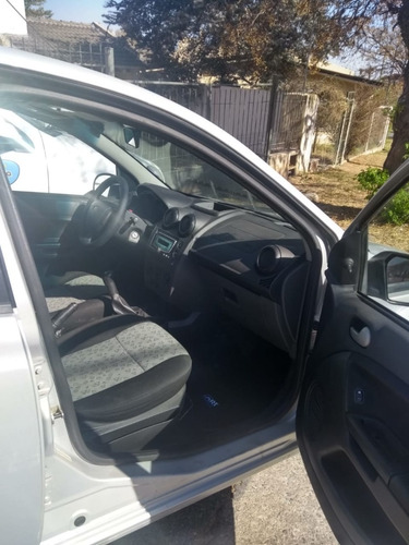 Ford Fiesta Max 2011