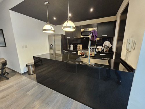 Departamento Con 3 Recamaras, Balcón Y Patio En La Condesa