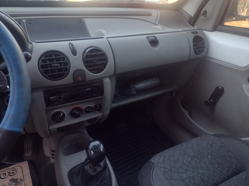 Imagen 7 de 12 de Renault Kangoo 2012 1.6 2 Furgon Confort Cd Svt 1plc