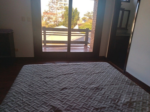 Imagen 25 de 29 de Casa En Alquiler Por Día Y Eventos 7 Ambientes Con Piscina