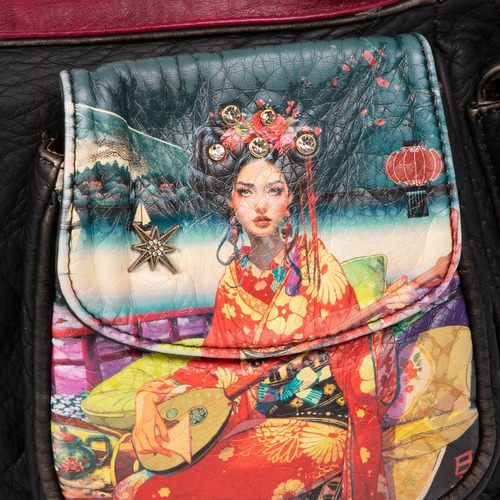 Bolsa Satchel Nicole Lee Vinipiel Estampada Akiko Fw24 Acabado de los herrajes Níquel Color Akiko La Belleza