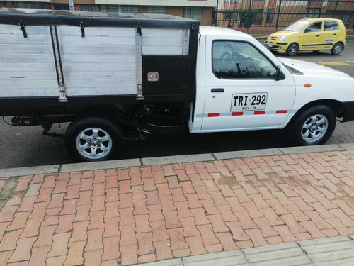 Nissan Frontier D22 Np 300 Estacas