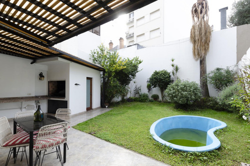 Impecable Casa En Venta Con Cochera Parrilla Jardin Y Pileta - Caballito