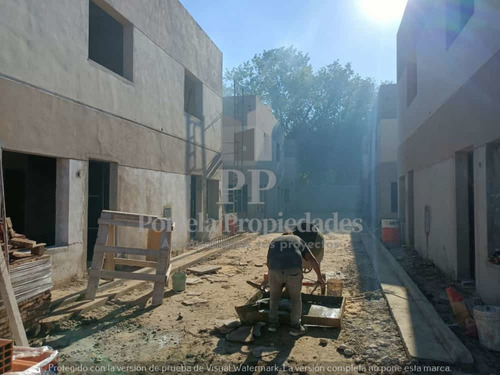 Imagen 10 de 30 de Duplex De 3 Ambientes En Condominio