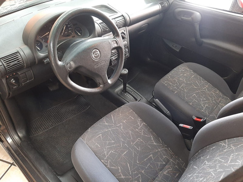 Chevrolet Corsa Sedan 1.6 Super 4p
