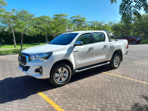 Toyota Hilux 2.8 Cd Srv 177cv 4x2