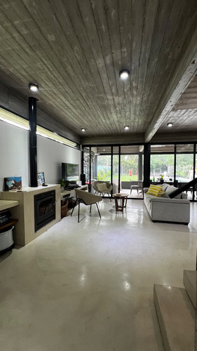 Casa En Venta - Barrio Solares De Zapiola
