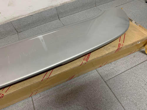 Spoiler De Compuerta Trasera Toyota Fortuner 2006-2010