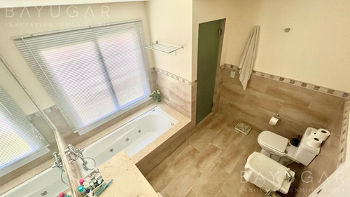 Imagen 18 de 21 de Venta - Muy Linda Casa En Club De Campo San Francisco - Bayugar Negocios Inmobiliarios