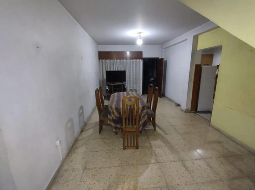 Ph En Venta - 4 Dormitorios 4 Baños - 208mts2 - Crucecita, Avellanea