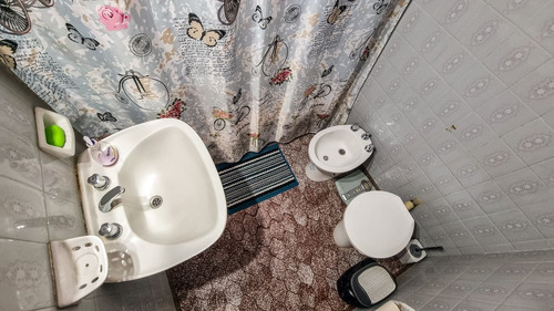 Casa 3 Ambientes Venta Lobos Con Jardin Y Quincho