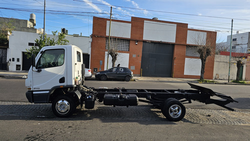 Mercedes Benz Accelo 815 Chasis Con Pala Hidráulica Año 2018