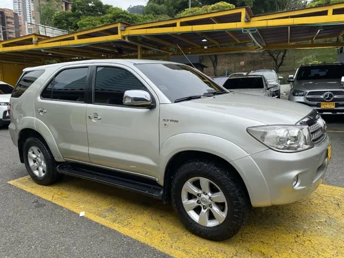 Toyota Fortuner 2.7 Sr5 At 4X4