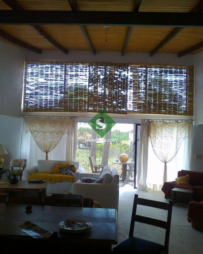 Venta De Casa En Chihuahua, 4 Dormitorios, 3 Baños Lindo Lugar, 3 Cuadras Del Mar- Ref: 43804