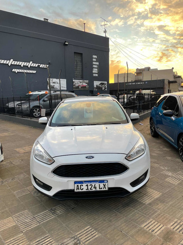 Imagen 2 de 9 de Ford Focus S