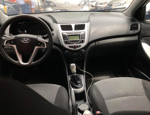 Hyundai Accent 2012 1.4l 5 P