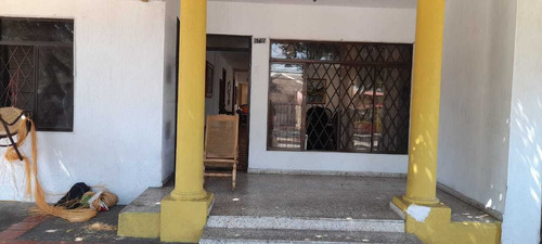 Imagen 3 de 11 de Casa Lote, Para Proyecto Comercial O Vivienda, Ubicado Al Norte
