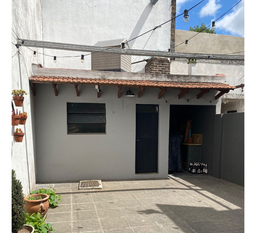 Amplio Duplex 4 Ambientes - Cochera - Amplio Patio Con Parrilla