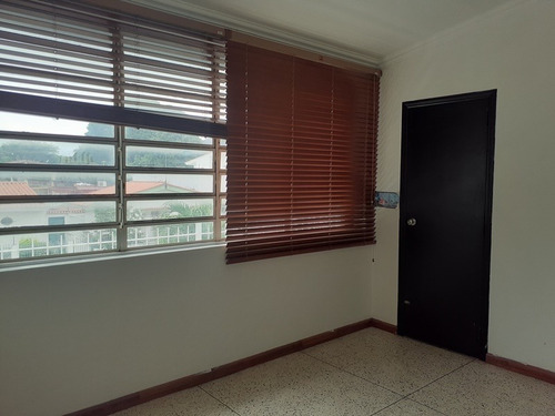 Imagen 29 de 30 de Noreida Delgado +58 414-1431887 / Casa En Venta Trigal Sur Valencia.