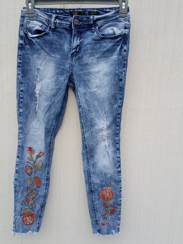 Jean Con Flores Bordadas Con Spandex Roto, Impecable Oportun