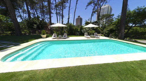 Espectacular Residencia En Venta Apta Para Hotel