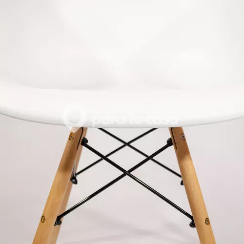 Comprá silla Eames blanca por unidad en cuotas