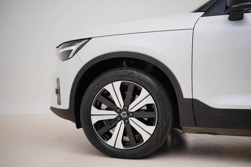 Volvo XC40 RECHARGE PLUS (ELÉTRICO)