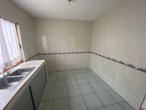 Casa En Venta En Fracc Tampiquera, Casa De Dos Niveles Con 4 Recámaras En Fracc. La Tampiquera, A Solo 700 Metros De La Playa Vicente Fox En Boca Del Río, Veracruz.