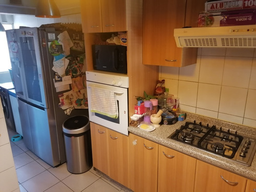 Casa Aislada De 3 Pisos, En El Rosal, Con 3 Estacionamientos