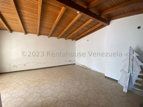 Excelente Casa Comercial En Alquiler Ubicada En Una De Las Principales Avenidas De La Ciudad Barquisimeto Jr