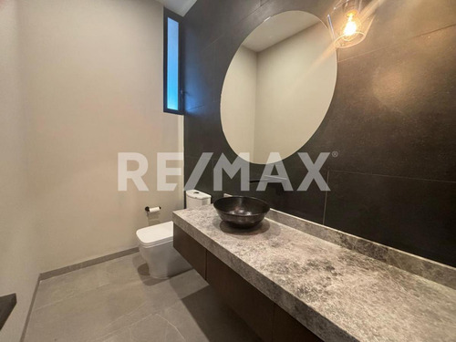 Casa En Venta En Condominio El Campanario Norte