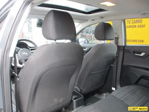 Kia Stonic Zenith Hybrid 4x2 1000cc Mt Aa