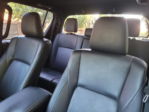 Imagen 6 de 16 de Toyota Hilux 2019 2.8 Cd Srx 177cv 4x4