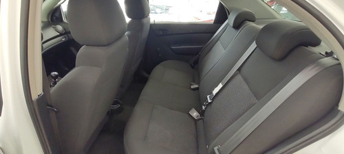 Imagen 11 de 15 de Chevrolet Aveo 2018 1.6 A 5vel Mt