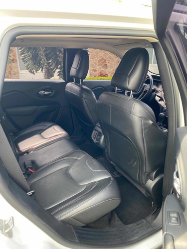 Jeep Cherokee 2015 3.2 Limited