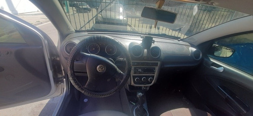 Imagem 4 de 6 de Volkswagen Voyage 2012 1.0 Vht Total Flex 4p