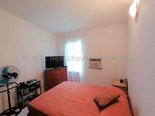 Imagen 8 de 30 de Casas En Venta El Amanecer Cabudare Lara. 3 Habitaciones 2 Baños 2 P/e Cod # 22 - 7781 Katty Vasquez Rentahouse 412 - 1498654 Contactame! Excelente Precio De Oportunidad E Inversion. Negociable !!!