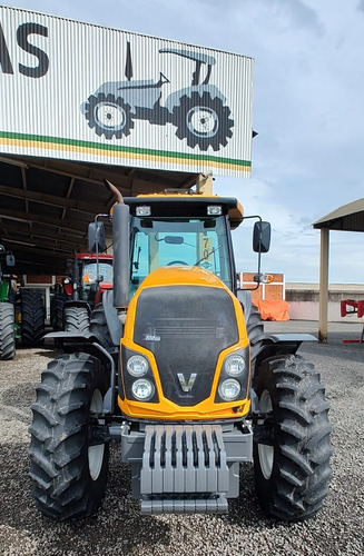 Trator Valtra Bm 135 Cabinado .