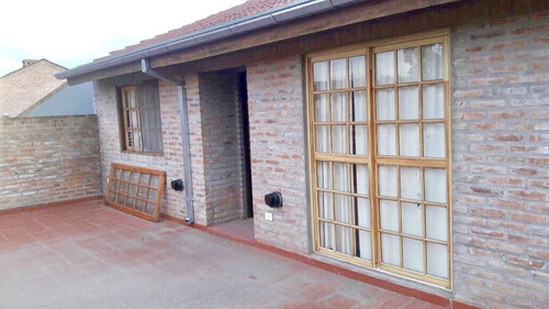 Oportunidad! Casa En 2 Plantas Barrio Montecarlo-pilar