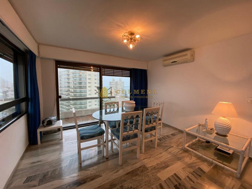 Muy Lindo Apartamento De 3 Dormitorios Con Balcon. Ubicado En La Brava, Con Muy Buena Vista.-ref:787
