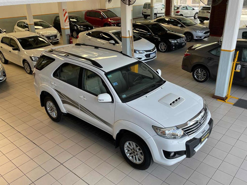 Imagen 5 de 15 de Toyota Sw4 2013 3.0 Srv Cuero I 171cv 4x4 5at