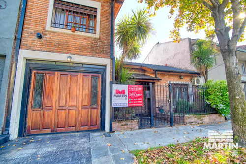 Casa 6 Ambientes, Suite, Escritorio, Cochera, Jardín Con Pileta Y Terraza.