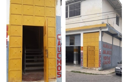 Imagen 1 de 8 de Edificio Con Apartamentos Y Local Comercial 4 Inmuebles En 1 Sola Inversión. Rpaiva