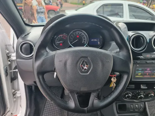 Renault Duster Oroch 2.0 Mt