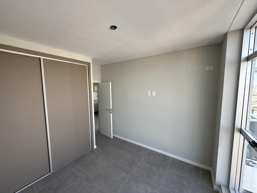 Venta Departamento Santa Fe- Torre Fenix En Boulevard Pellegrini